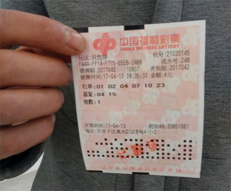 此外，娄烨称其;命运拼图滴水不漏，姜文钦定其为电影《邪不压正》的编剧，著名编剧严歌苓主动为其在圈内牵线搭桥，刘德华专程约见表达欣赏，更有诸多影评人赞其;宁浩第二，直言李非的作品具有强烈的个人风格，让人捧腹大笑之后，又能获得故事之外的启发
